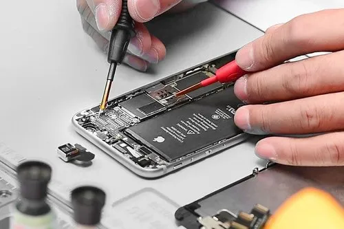 Can a Smashed iPhone Still Be Used? Auckland Tech Experts Explain 1 Mac Repair Speciaslist