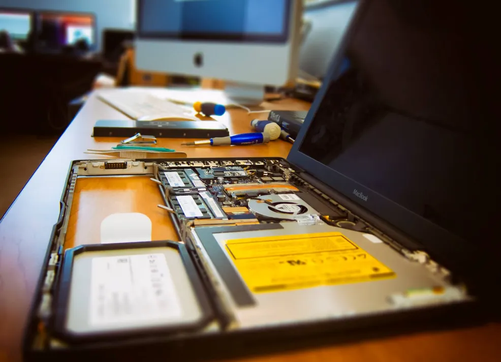 Holiday Deals on MacBook Repairs and Upgrades—Don’t miss out! 1 Mac Repair Speciaslist